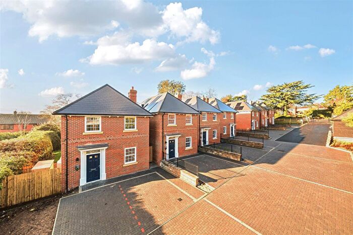 3 Bedroom Detached House For Sale In Salisbury Road, Blandford Forum, DT11