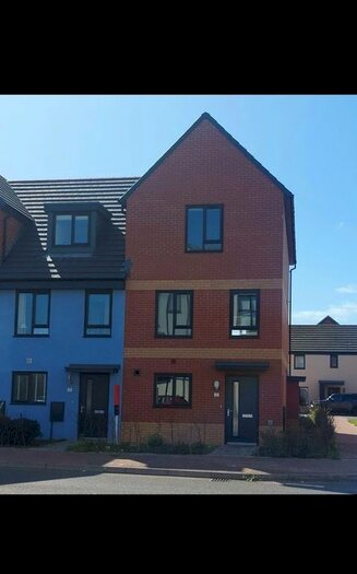 4 Bedroom Town House To Rent In Ffordd Y Mileniwm, Barry, CF62