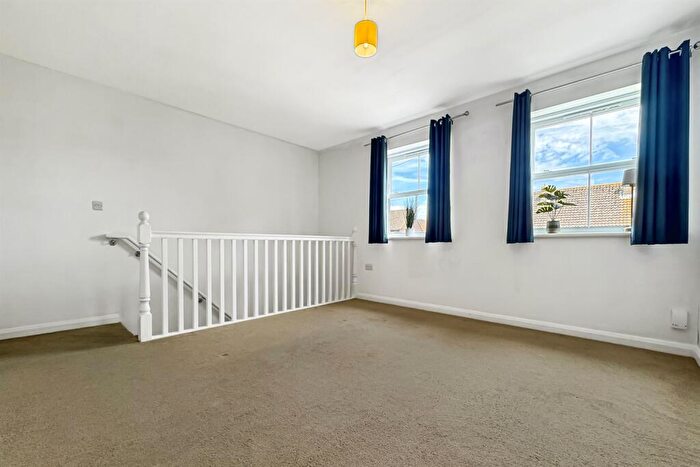 1 Bedroom Flat For Sale In Bedroom First Floor Flat In Emsworth, PO10