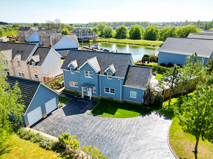 3 Bedroom Detached House For Sale In Waters Edge, Wansford, PE8