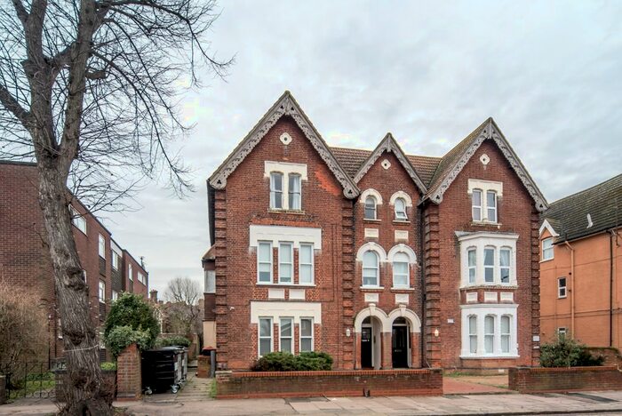 1 Bedroom Flat To Rent In Shakespeare Road, Bedford MK40