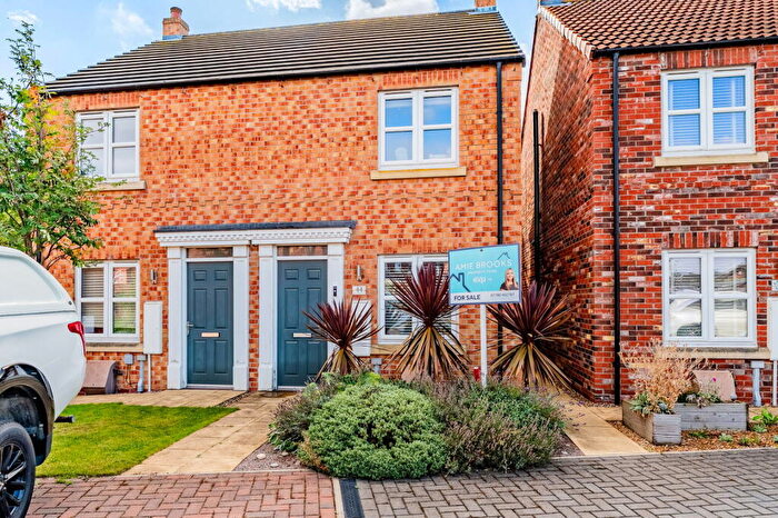 2 Bedroom Semi-Detached House For Sale In The Hedgerows, Eggborough, DN14