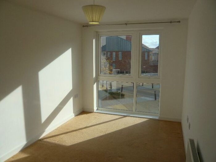 2 Bedroom Flat To Rent In Hyde Grove, Dartford, DA1