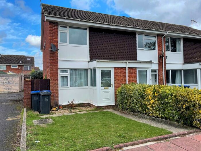 2 Bedroom End Of Terrace House To Rent In Montreal Way, Worthing, BN13