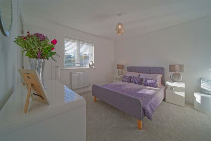 4 Bedroom Detached House For Sale In Berry Way, Beacon Bottom, Park Gate, SO31