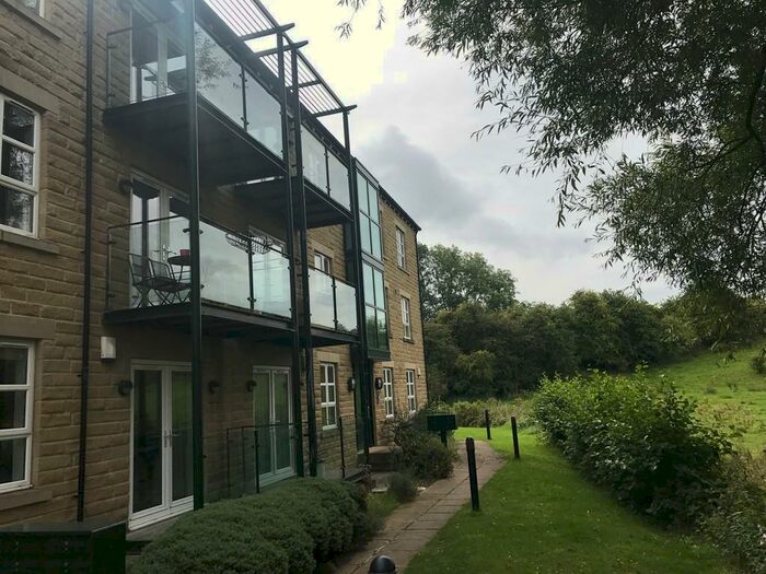 2 Bedroom Apartment To Rent In Union Bridge Mills, LS28