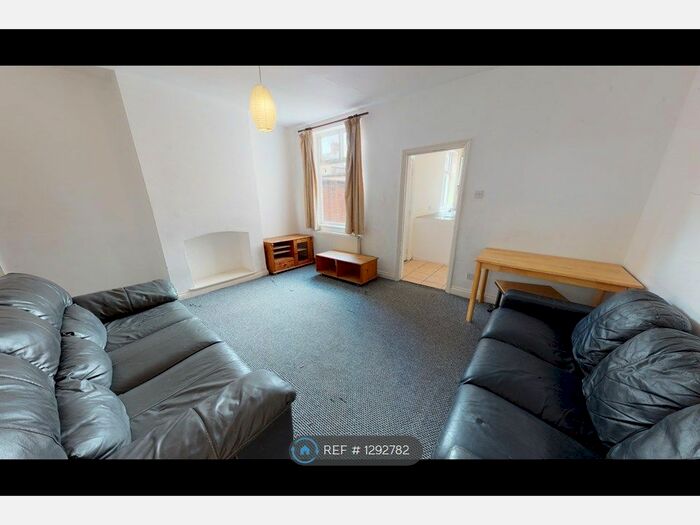 6 Bedroom End Of Terrace House To Rent In Windermere Street, Leicester, LE2
