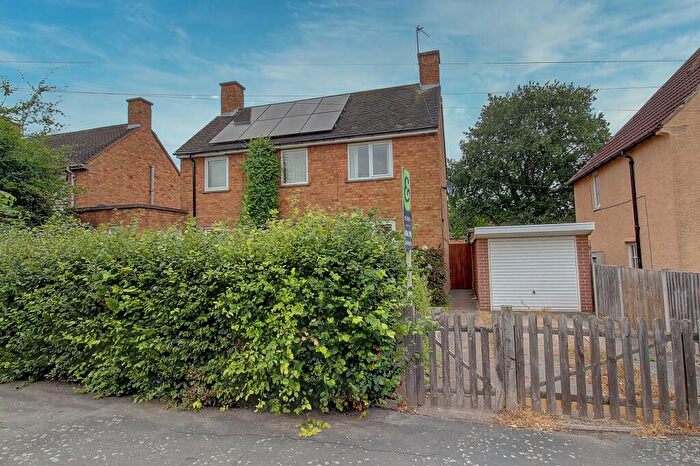 3 Bedroom Detached House For Sale In Imperial Avenue, Leicester, LE3