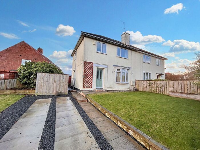 3 Bedroom Semi-Detached House For Sale In Rowanwood Gardens, Gateshead, NE11