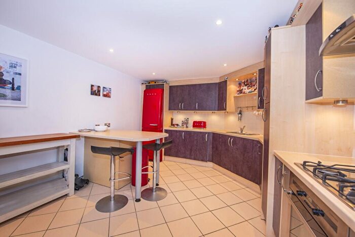 2 Bedroom Apartment To Rent In Charter Quay Kingston Upon Thames, KT1