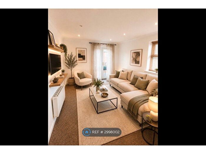 1 Bedroom Flat To Rent In Shafter Road, Dagenham, RM10