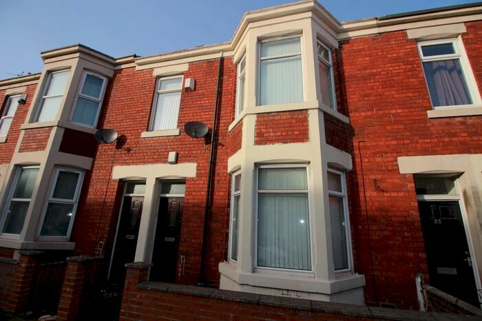 2 Bedroom Flat To Rent In King John Terrace, Heaton, Newcastle Upon Tyne, NE6
