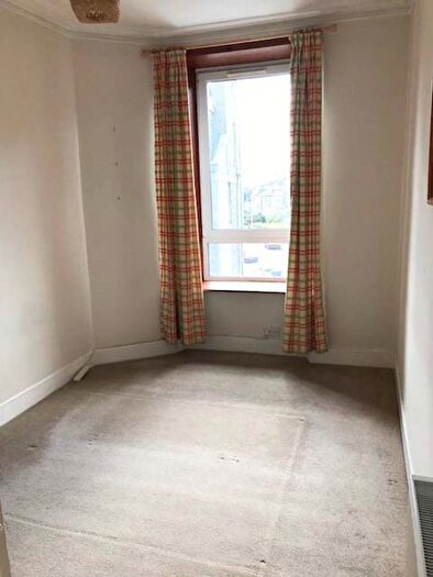 1 Bedroom Flat To Rent In Esslemont Avenue, Aberdeen, AB25