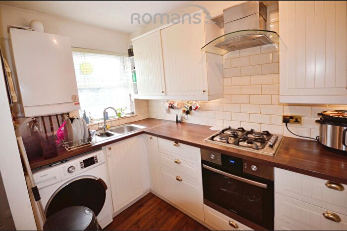 2 Bedroom Terraced House To Rent In Frogmore Close, Slough, SL1