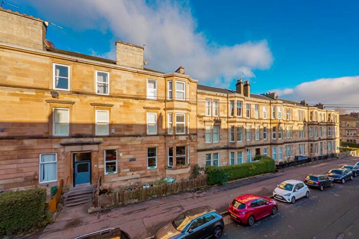 3 Bedroom Apartment For Sale In Leven Street, Pollokshields, Glasgow, G41