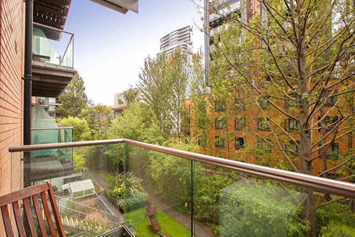 3 Bedroom Apartment To Rent In Wenlock Road, Angel, Islington, London, N1