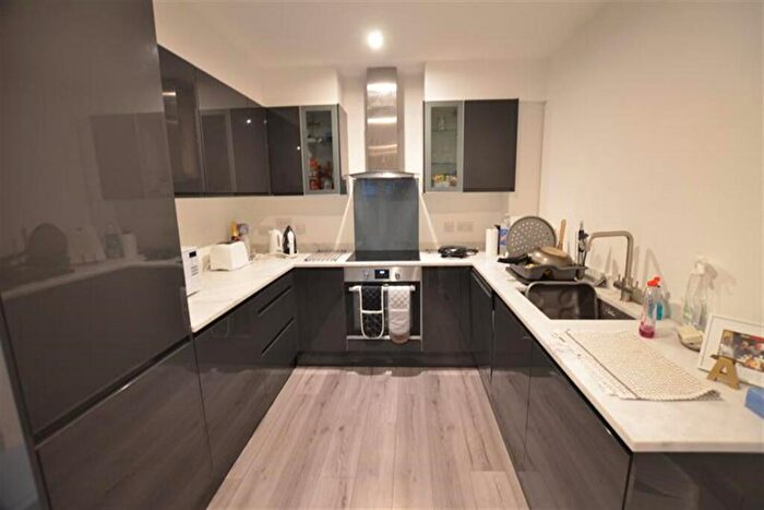 1 Bedroom Apartment To Rent In Lesley Court, High Road, Loughton, IG10