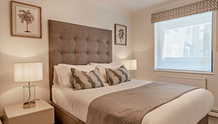 2 Bedroom Flat To Rent In Fulham Road, London, SW3