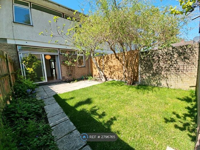 3 Bedroom Terraced House To Rent In Kennoldes, London, SE21