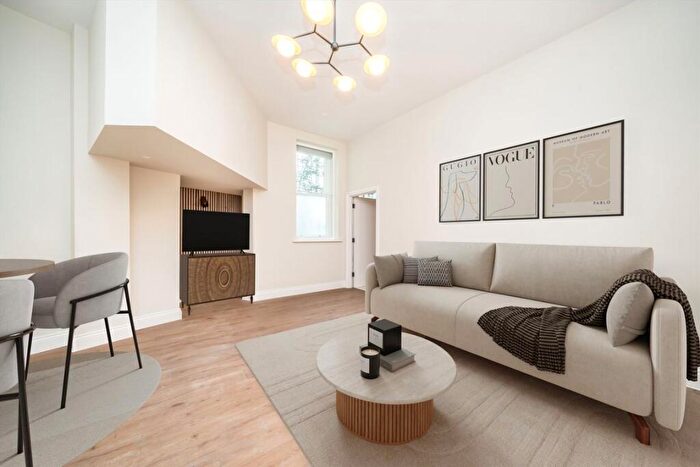 1 Bedroom Flat For Sale In Park Road, Teddington, KT1