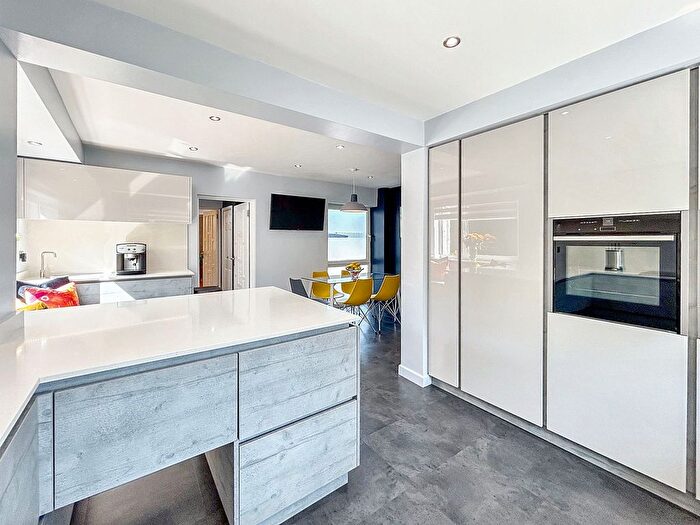 4 Bedroom Detached House For Sale In Newport Road, St. Mellons, CF3