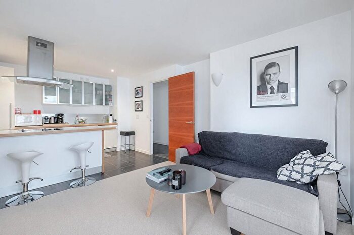 2 Bedroom Flat To Rent In Porchester Place, Paddington, London, W2