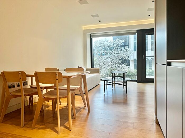 2 Bedroom Flat To Rent In Wood Street, London, EC2Y