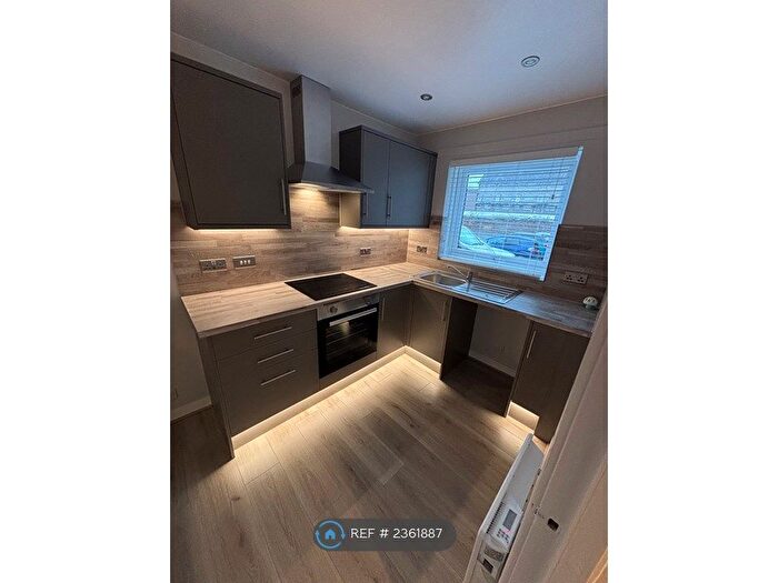 1 Bedroom Flat To Rent In Larkin Gardens, Paisley, PA3