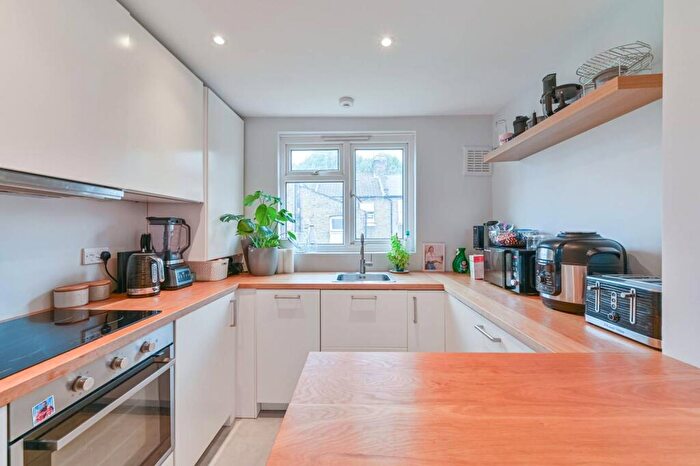 1 Bedroom Flat For Sale In Marmont Road, Peckham, London, SE15