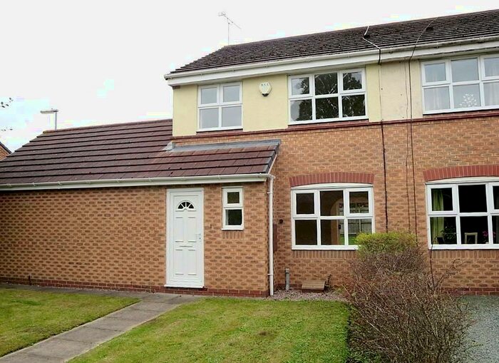 3 Bedroom Detached House To Rent In Hainer Close, Stafford, ST17
