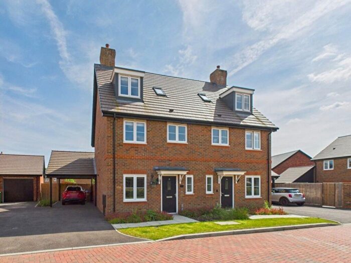 3 Bedroom Semi Detached House For Sale In Oriel Road, Horsham, RH12