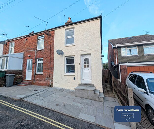 3 Bedroom Semi-Detached House For Sale In Mitchells Road, Ryde, PO33