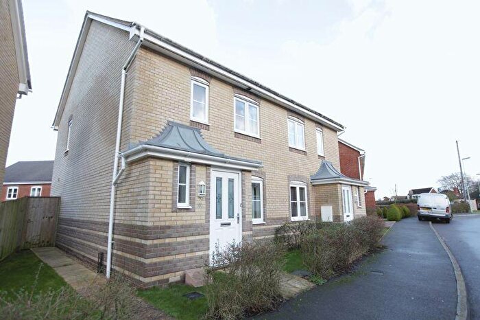 3 Bedroom Semi Detached House To Rent In Wiltshire Crescent, Basingstoke, RG22