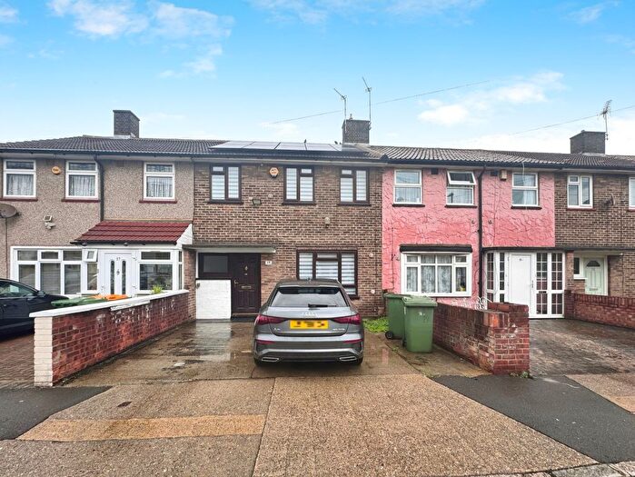 3 Bedroom Terraced House To Rent In Murray Square, London, E16