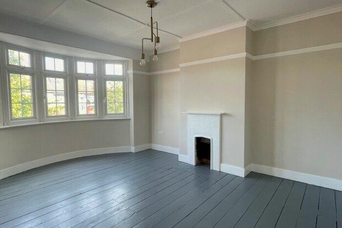 3 Bedroom Property To Rent In Yorkshire Gardens, London, N18