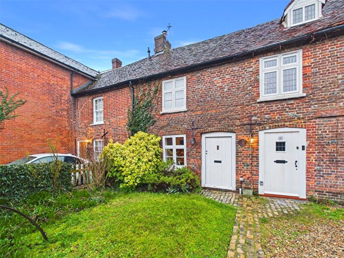 1 Bedroom Terraced House For Sale In Lower Road, Chinnor, Oxfordshire, OX39