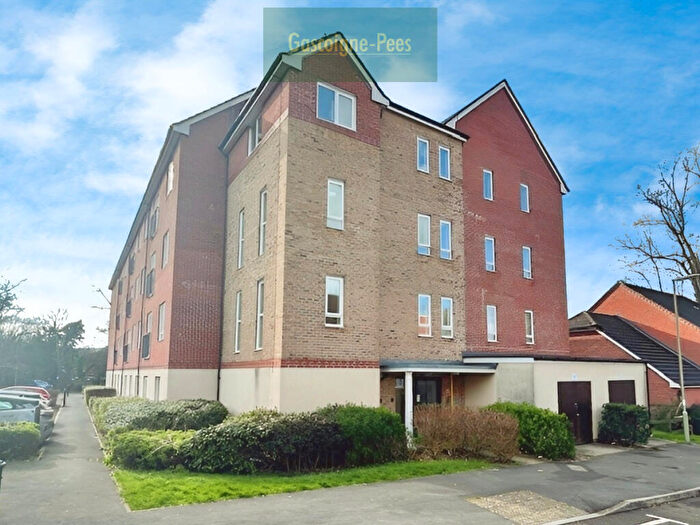 1 Bedroom Flat To Rent In Skippetts Gardens, RG21