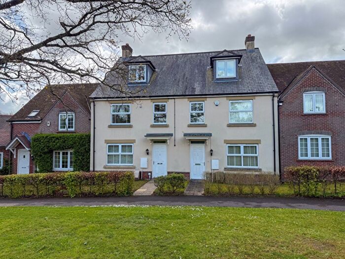 4 Bedroom Terraced House For Sale In Browns Walk, Greenham, Thatcham, RG19