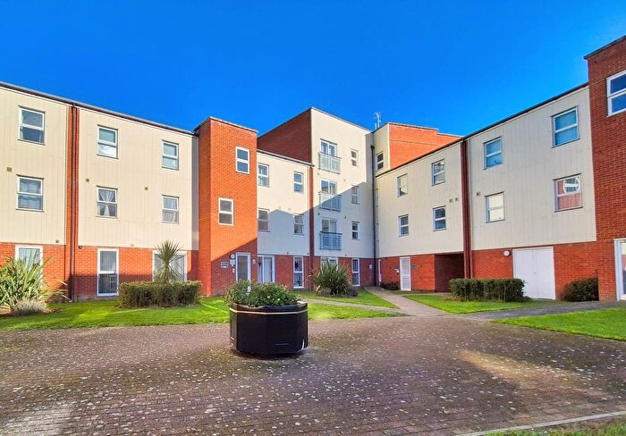 2 Bedroom Flat To Rent In Compair Crescent, Ipswich, IP2