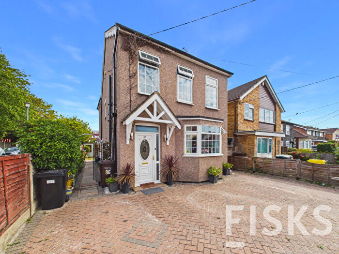 3 Bedroom Detached House For Sale In New Road, Benfleet, SS7