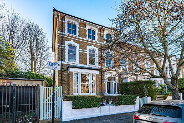 1 Bedroom Flat To Rent In Benthal Road, Stoke Newington, London, N16