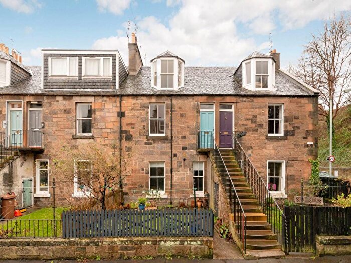 3 Bedroom Flat To Rent In Kemp Place, Stockbridge, Edinburgh, EH3
