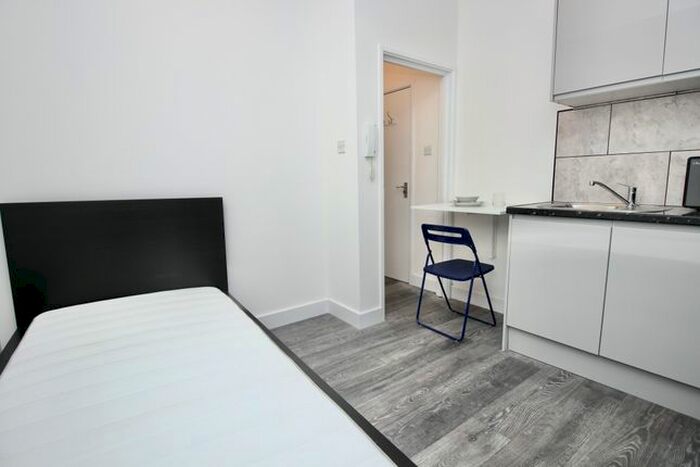 Studio To Rent In Chapel Market, Islington, London, N1