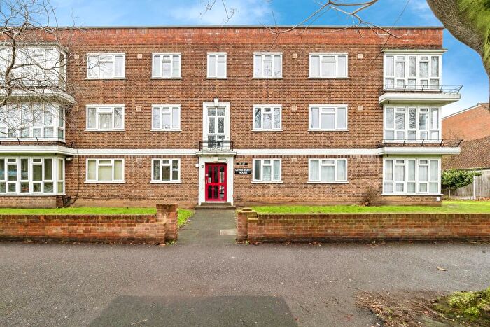 1 Bedroom Flat For Sale In Upney Lane, Barking, IG11
