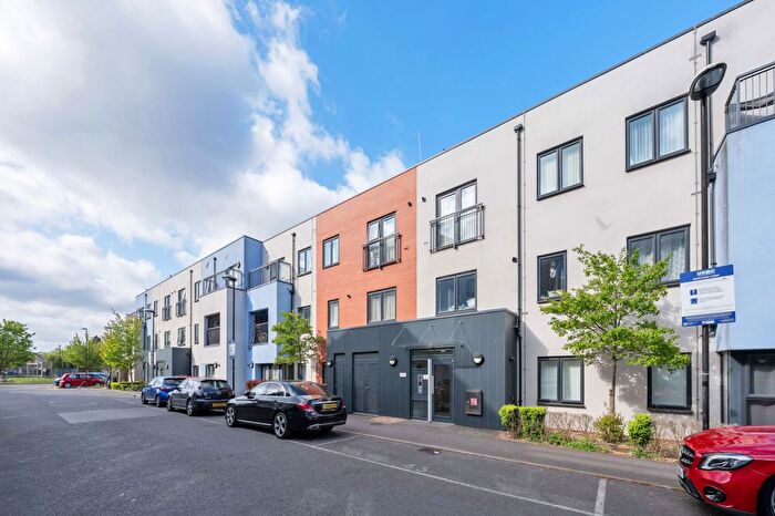 3 Bedroom Flat For Sale In Southall, UB2