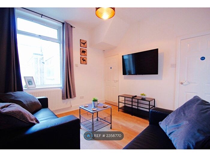 4 Bedroom Terraced House To Rent In Oxford Street, Middlesbrough, TS1