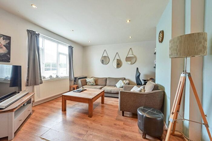 3 Bedroom Terraced House For Sale In Pullman Gardens, Putney, London, SW15
