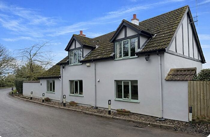 3 Bedroom Detached House For Sale In Station Road, Fulstow, LN11