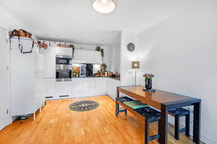 1 Bedroom Flat For Sale In Harrold Court, Guthridge Close, London, E14
