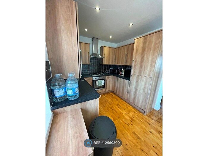 2 Bedroom Flat To Rent In Brant Houses, London, SE10